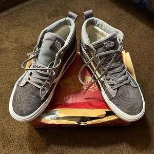 Vans Sk-8 Hi-Mte/ Unisex Men’s 7/ Womens 8.5